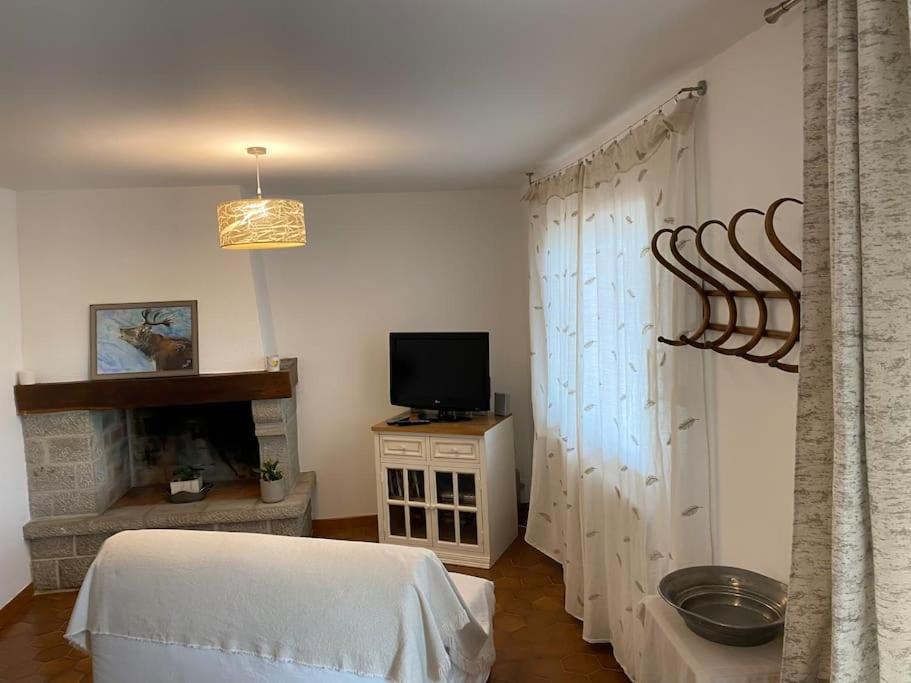 Logement Au Calme Pres D'Aurillac Sansac-de-Marmiesse Exteriör bild